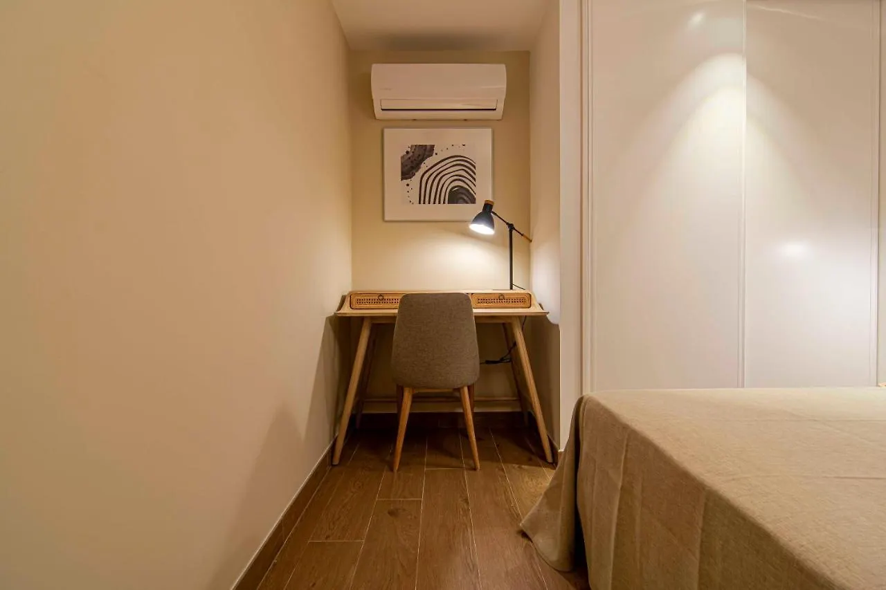 Apartamentos 1 Abril Μάλαγα