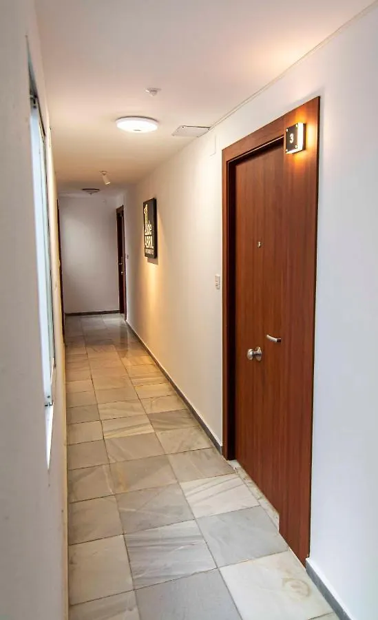 Apartamentos 1 Abril Μάλαγα