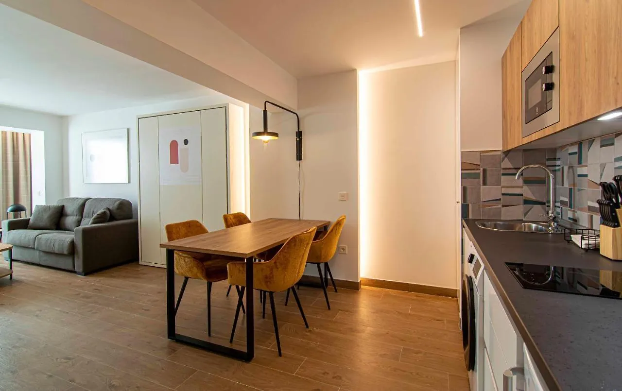 Apartamentos 1 Abril Malaga 0*,