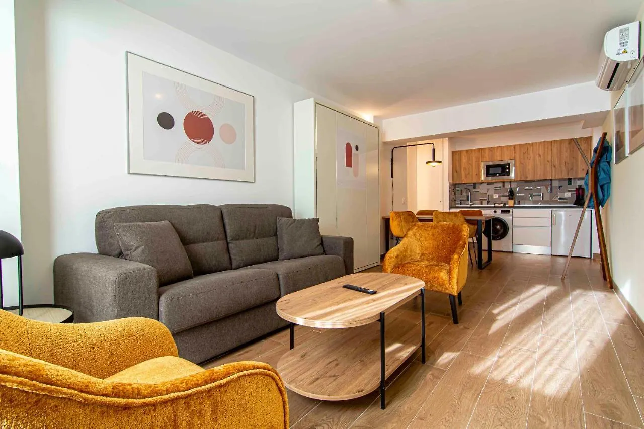 Apartamentos 1 Abril Malaga Apartment