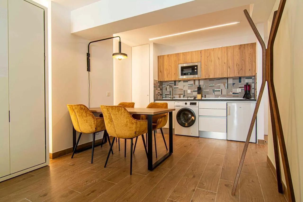 Apartamentos 1 Abril Malaga 0*,